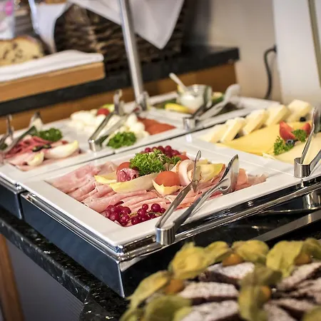 Kochs Stadthotel 4*